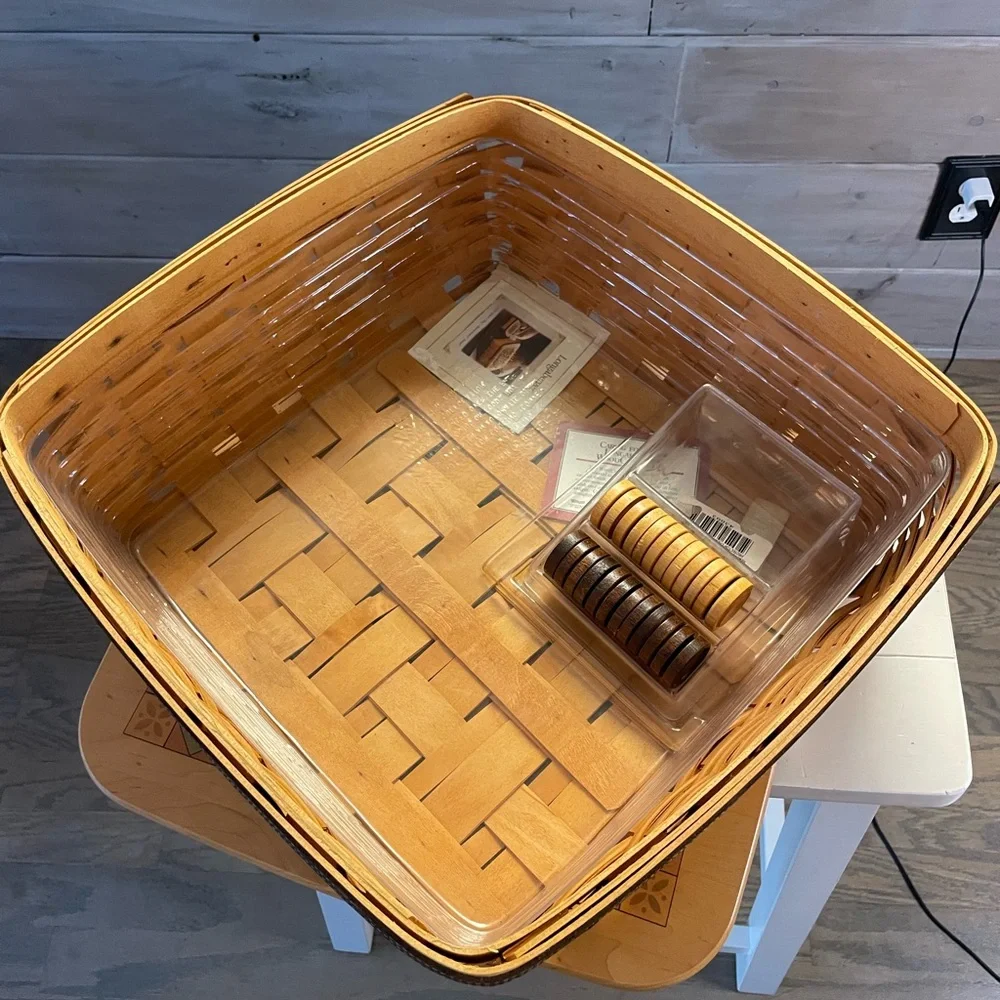 Longaberger Large checkerboard basket & Small tic tac toe basket w/ game pieces - Picture 9 of 16
